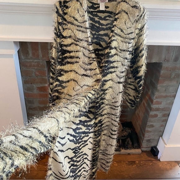 VINTAGE & RARE Vejaiz Animal Print Sheer Deep V Draped Duster size Small - Picture 4 of 5